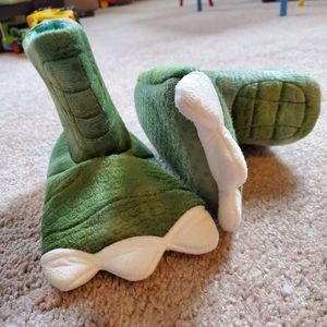 Dinosaur toddler slippers NWOT